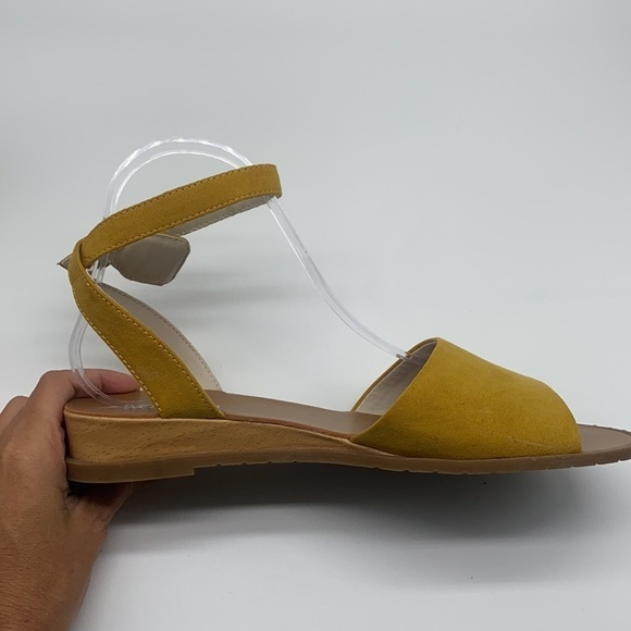 Reaction Kenneth Cole - Jolly Mustard Yellow Suede Open Toe Sandal Size 7.5 - Picture 13 of 15
